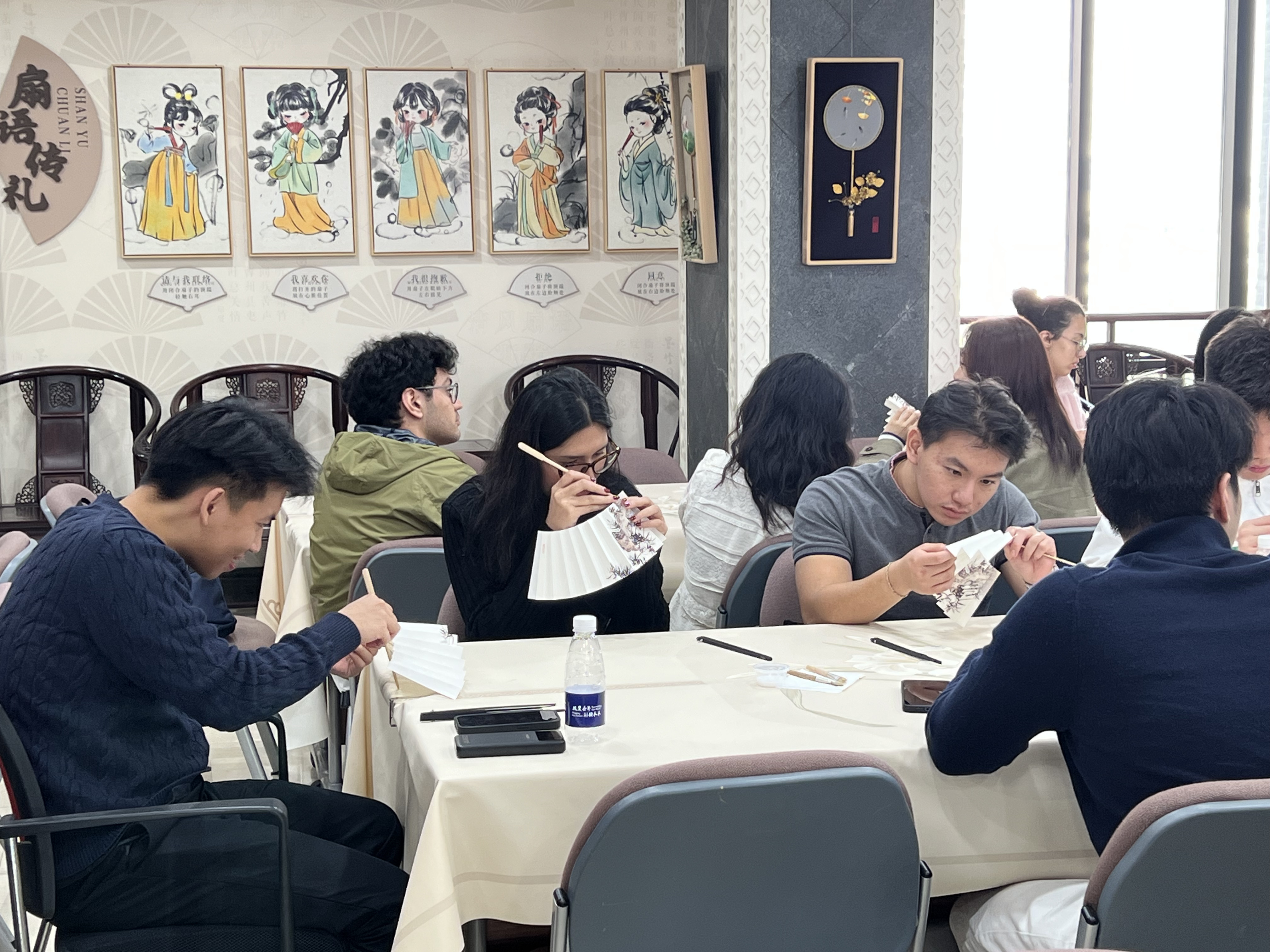 行走世界｜“行在中国”系列之百年扇艺·智造东方@王星记 Re-crafting Intangible Heritage